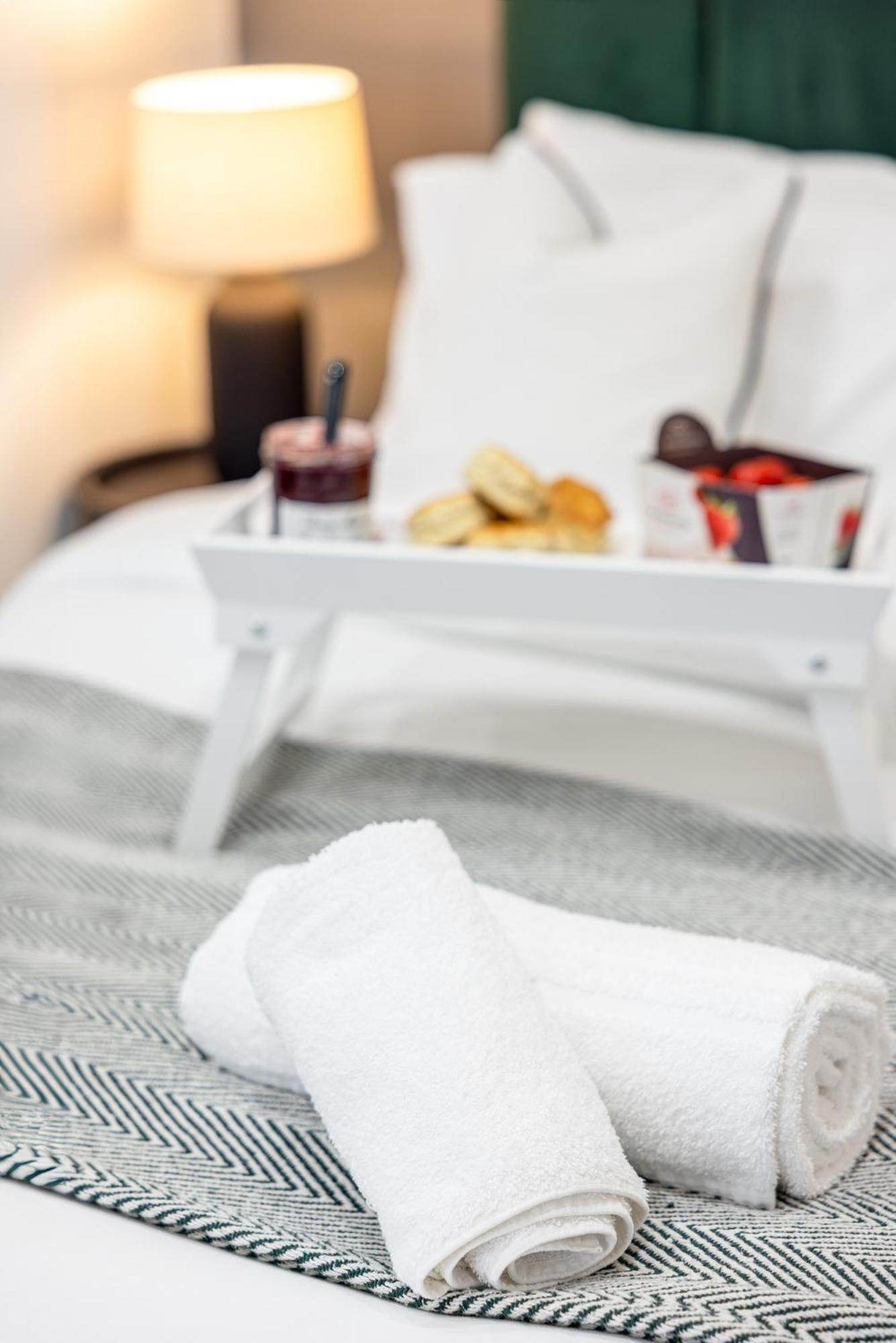 Rnm - Upgraded Business Stay For Travelling Contractors, All Amenities, Private Access Entire Place, Kitchen & Washroom, Smart Tv, Easy Access, Parking Nearby Cradley Heath Exterior photo